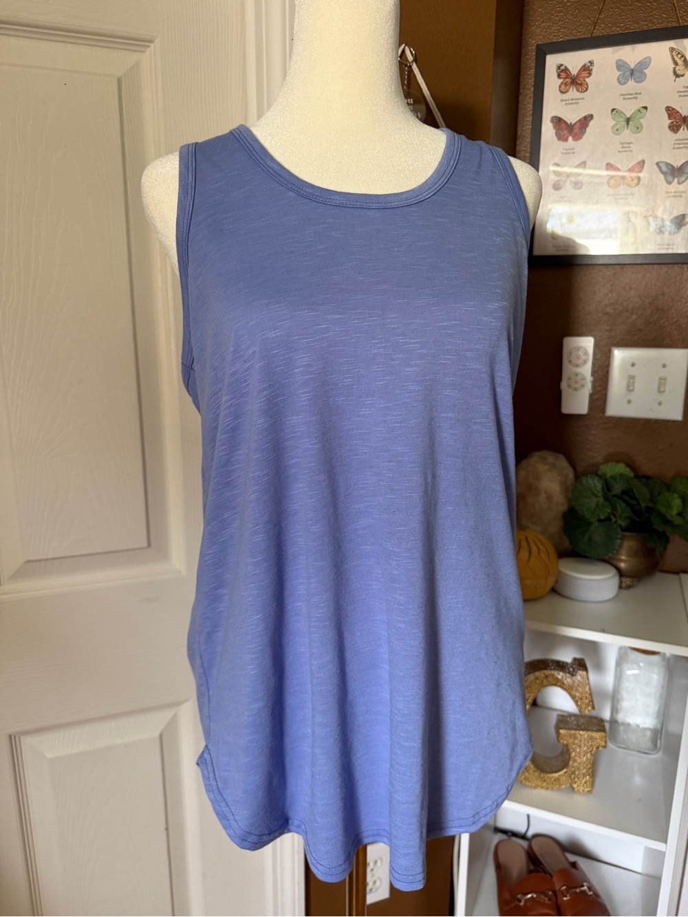 NWT Xieerduo Women's Sleeveless Scoop Neck Tank Top Periwinkle Blue / Size M